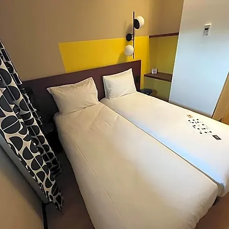 Unisotel Lyon Eurexpo Hotel 2*